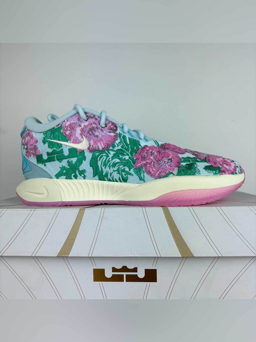 Nike LeBron 21 “Grandma’s Couch Pack - Pearl of Z” Basketball Shoes